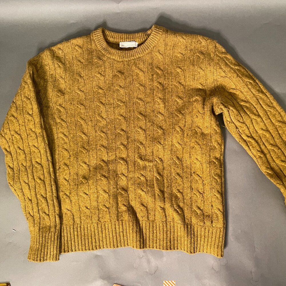 👕 2/$20 SALE  GAP SWEATER